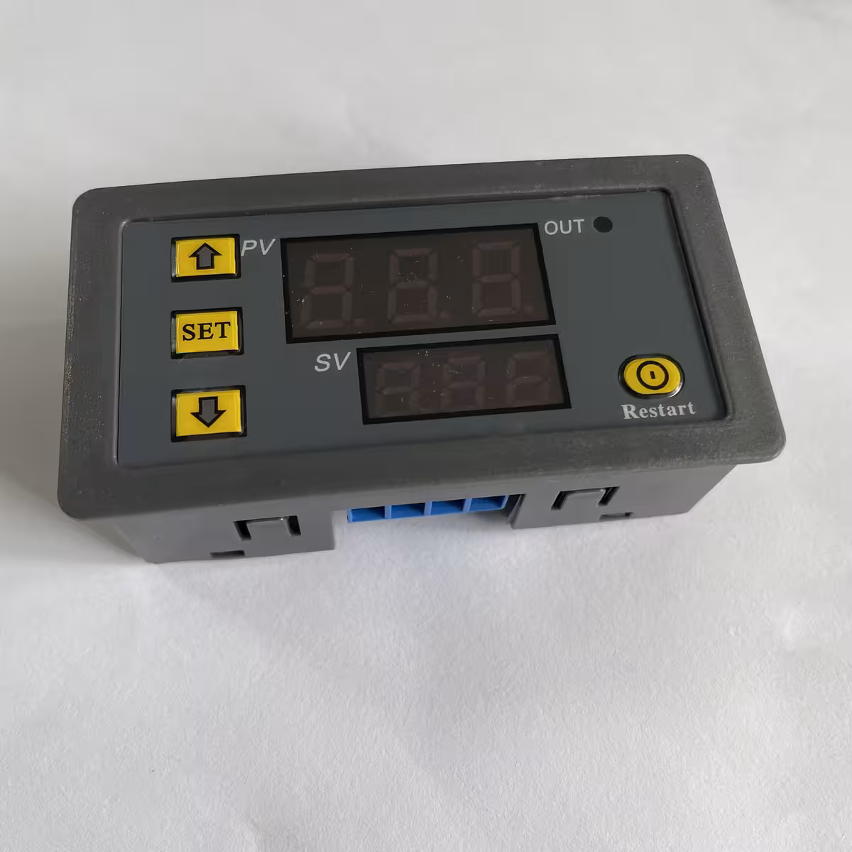 Temporizador eletrônico programável com funções avançadas e display dual