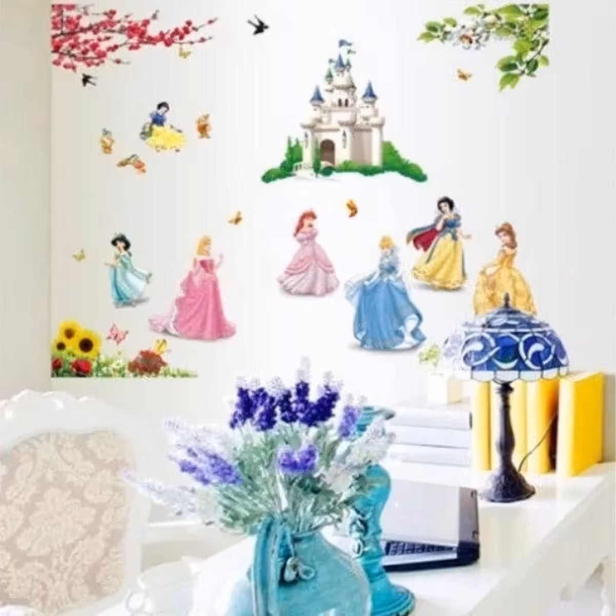 Decoração de parede com princesas e castelo – tema Disney