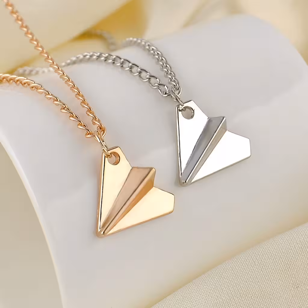 Pingente Avião com Corrente – Medalhão Harry Styles One Direction para Fãs