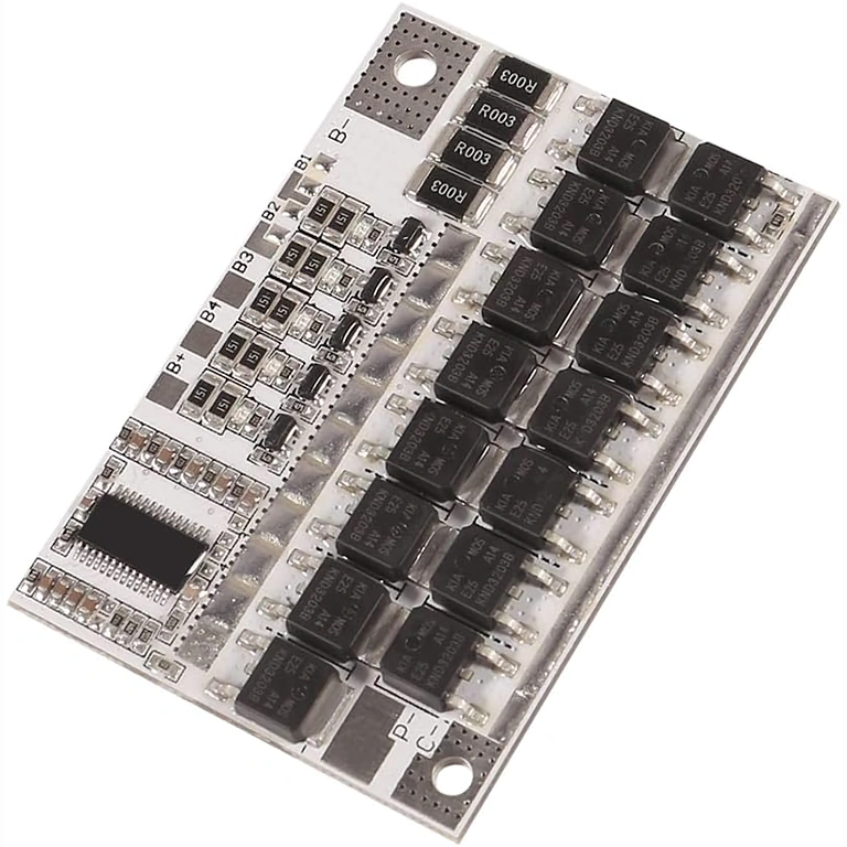 Imagem detalhada da frente da placa BMS 5S 100A, mostrando os componentes eletrônicos