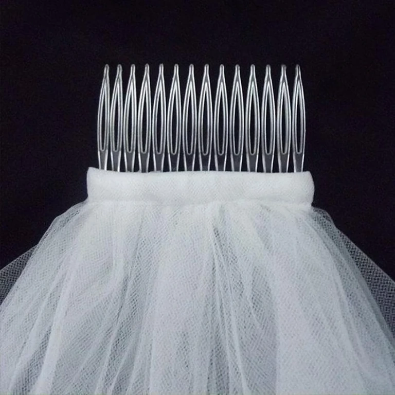 Veu discreto para noivas que escolhem um look natural e arejado