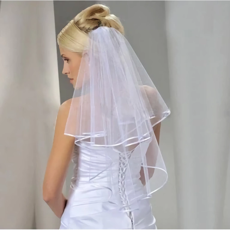 Acessório clássico de noiva, sem aplicações, adequado para qualquer estilo de vestido