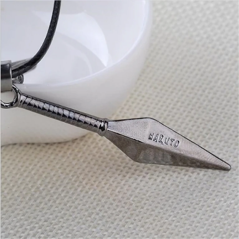 Pingente Kunai em colar de couro para cosplay