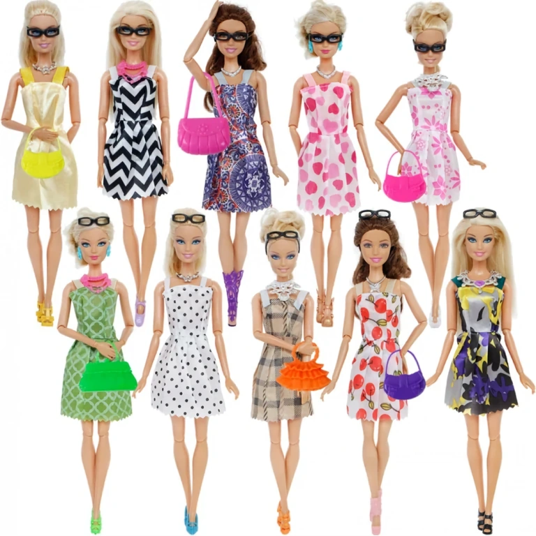 Sapatos e bolsas em cores variadas para bonecas Barbie