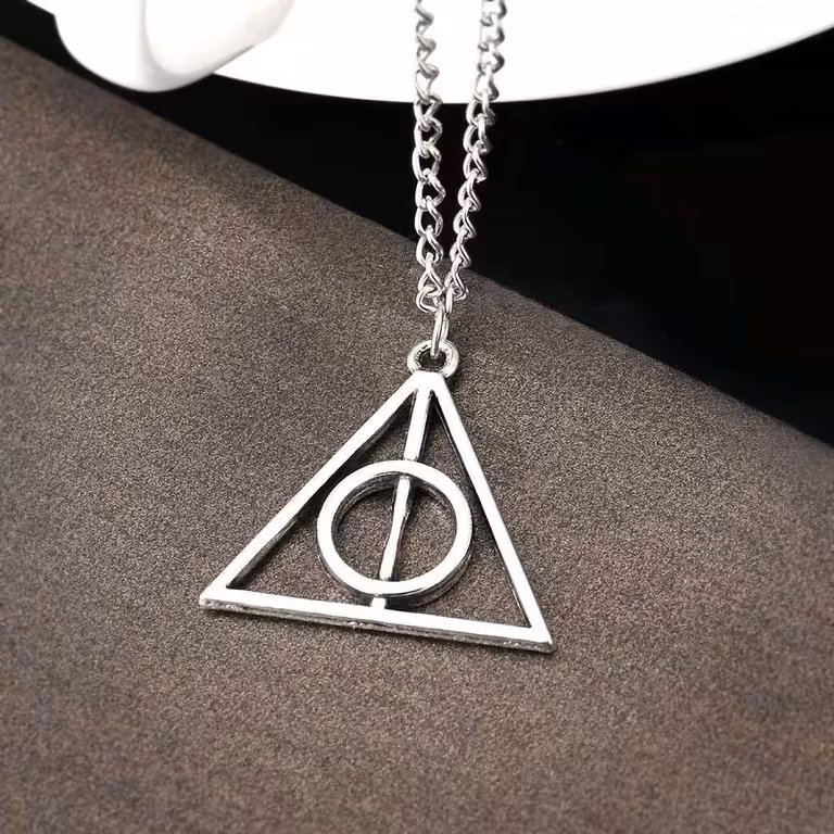 Pingente Colar Harry Potter Deathly Hallows Triângulo Prata – Joia Mágica