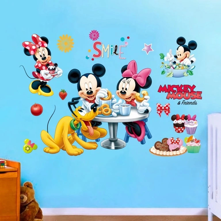 Adesivo de parede ideal para quarto de bebê ou jardim de infância com Mickey Mouse