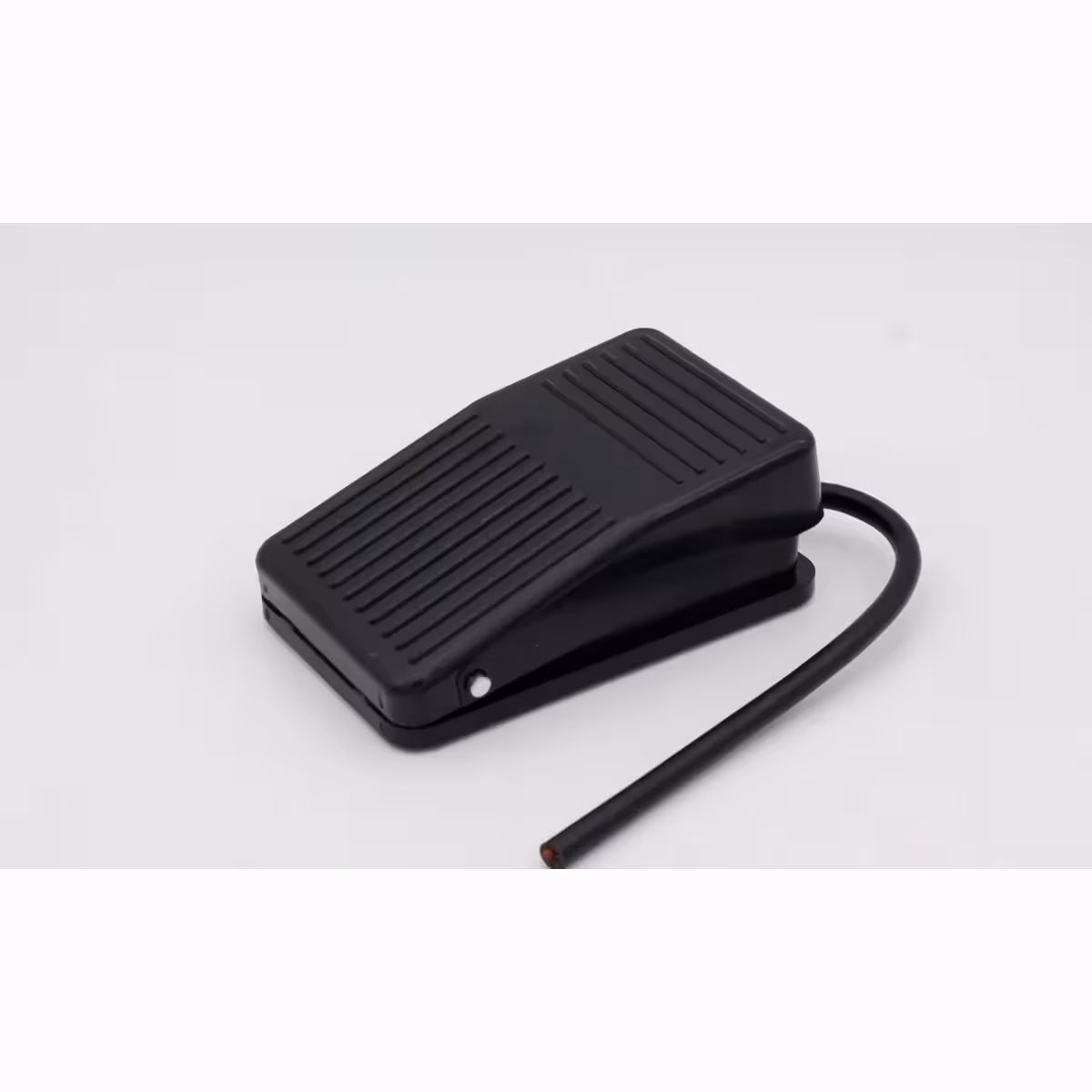 Pedal elétrico para controle mãos-livres