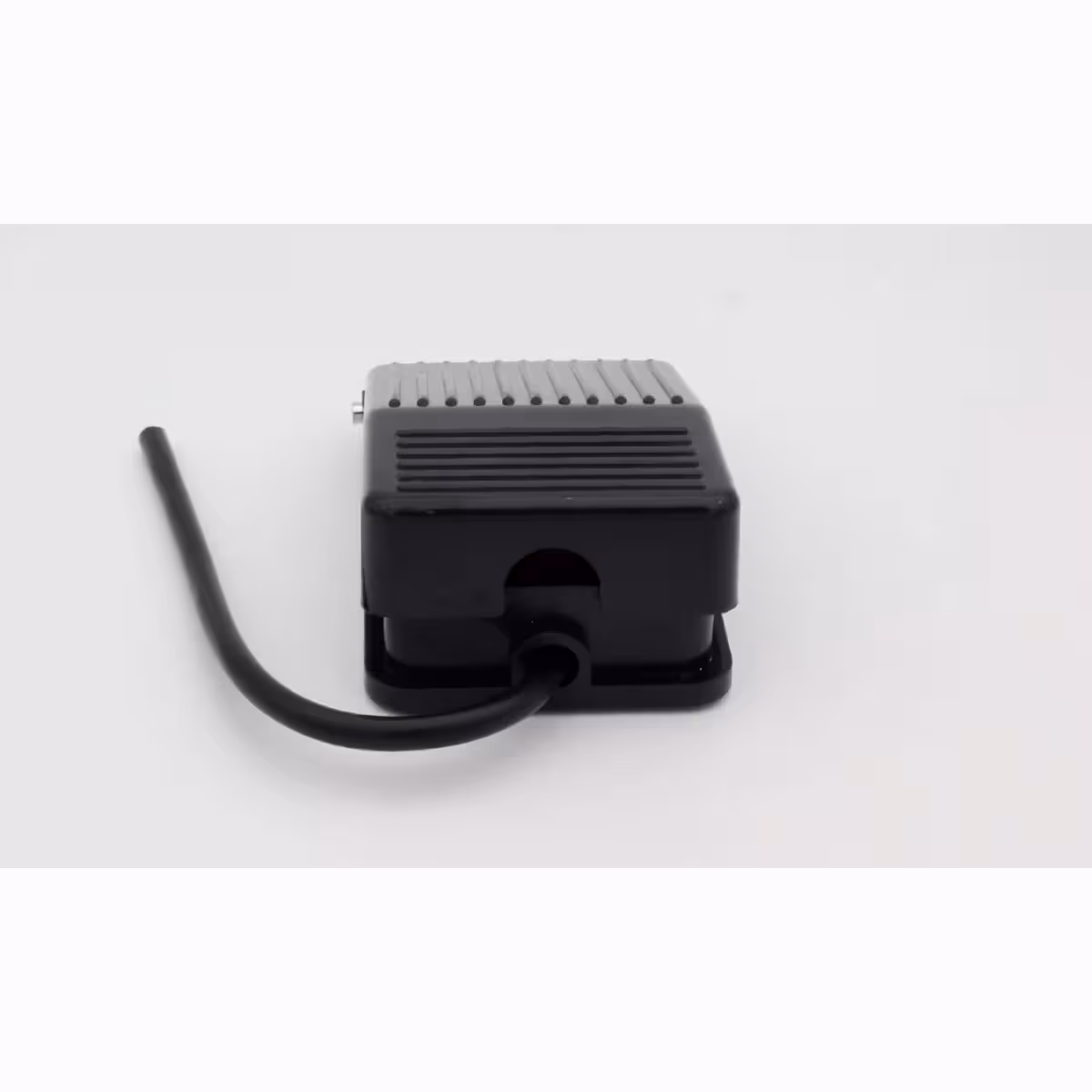 Pedal interruptor para ligar/desligar ferramentas elétricas
