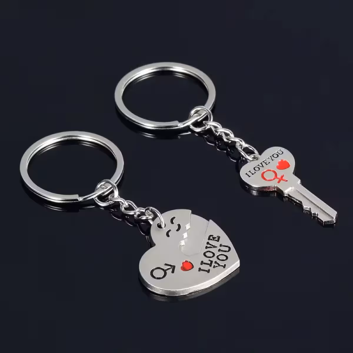 Acessórios de casal com mensagem romântica I Love You