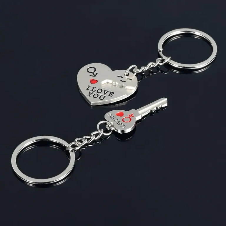 Chaveiro liga de zinco com coração Chaveiro elegante com coração e chave de liga resistente