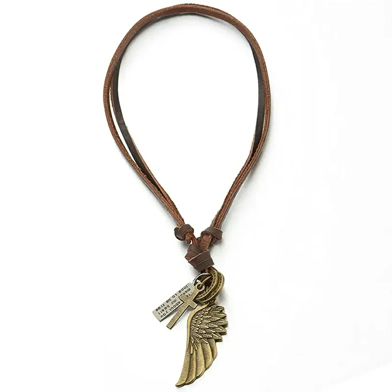 Colar tribal masculino de couro Corrente masculina com design tribal, pingente metálico