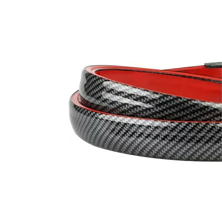 Spoiler com visual carbono e fita LED para freio