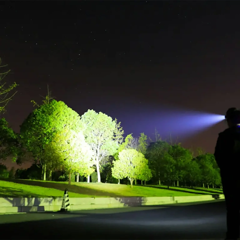 Lanterna de cabeça LED para camping, pesca e trilhas