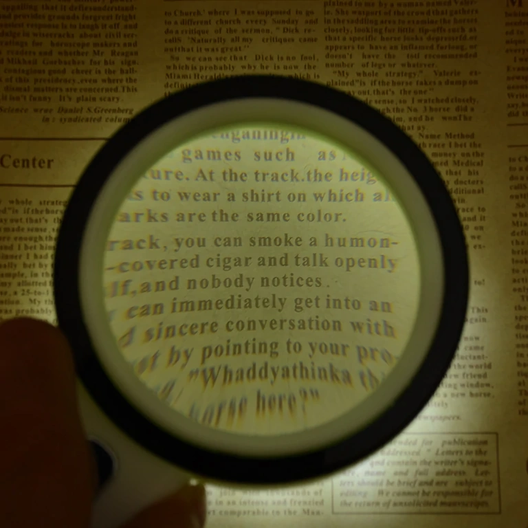 Lupa com LED e aumento preciso para detalhes finos