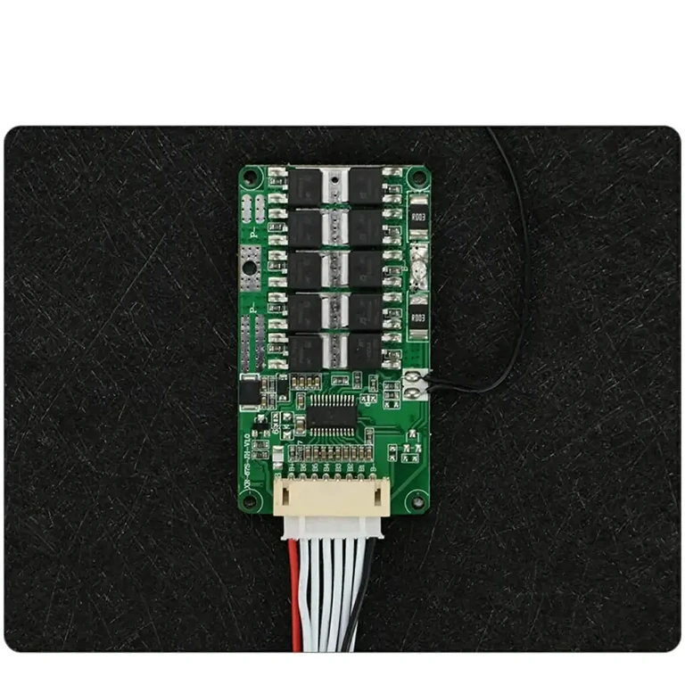 Sistema de gerenciamento de baterias Li-ion 7S para carga e segurança