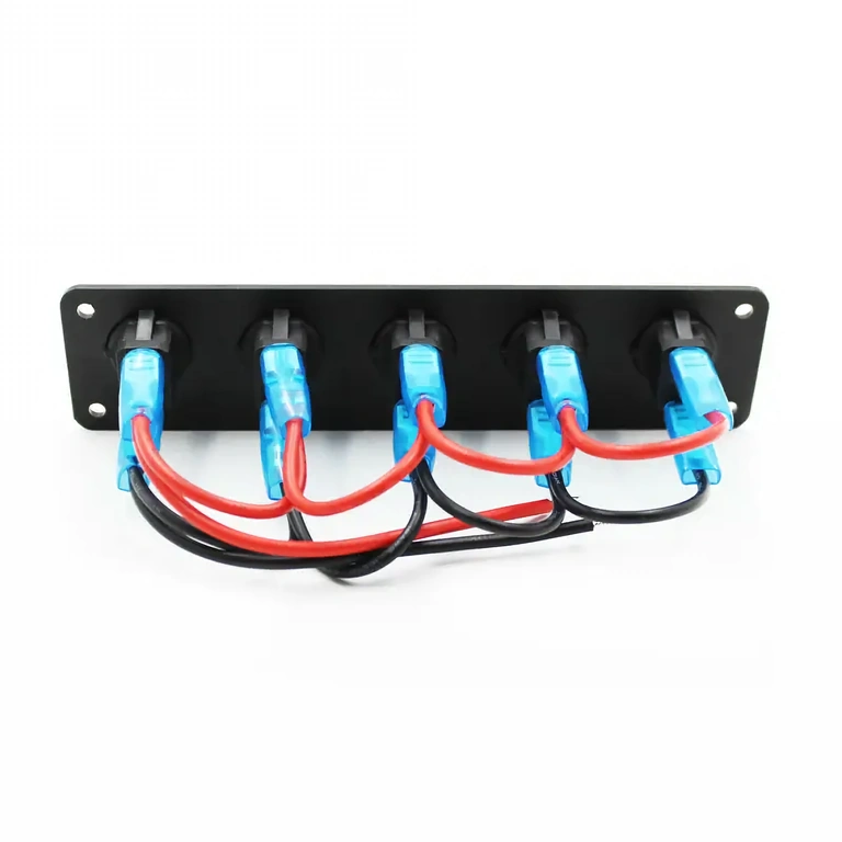 Conectores elétricos na parte traseira do painel