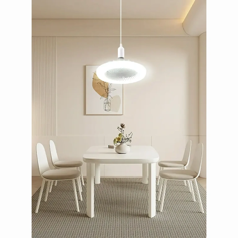 Ventilador de teto com design moderno, instalado na sala de estar