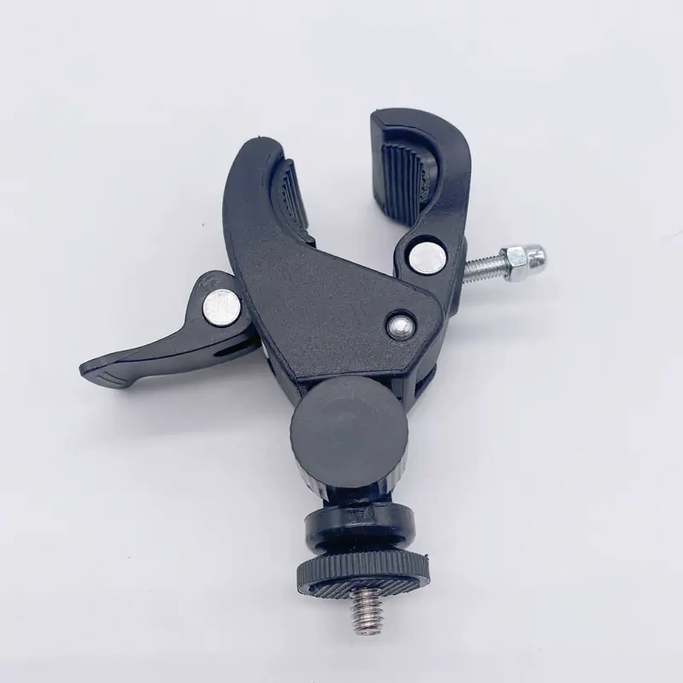 Fixação segura e estável da câmera no guidão para aventuras dinâmicas