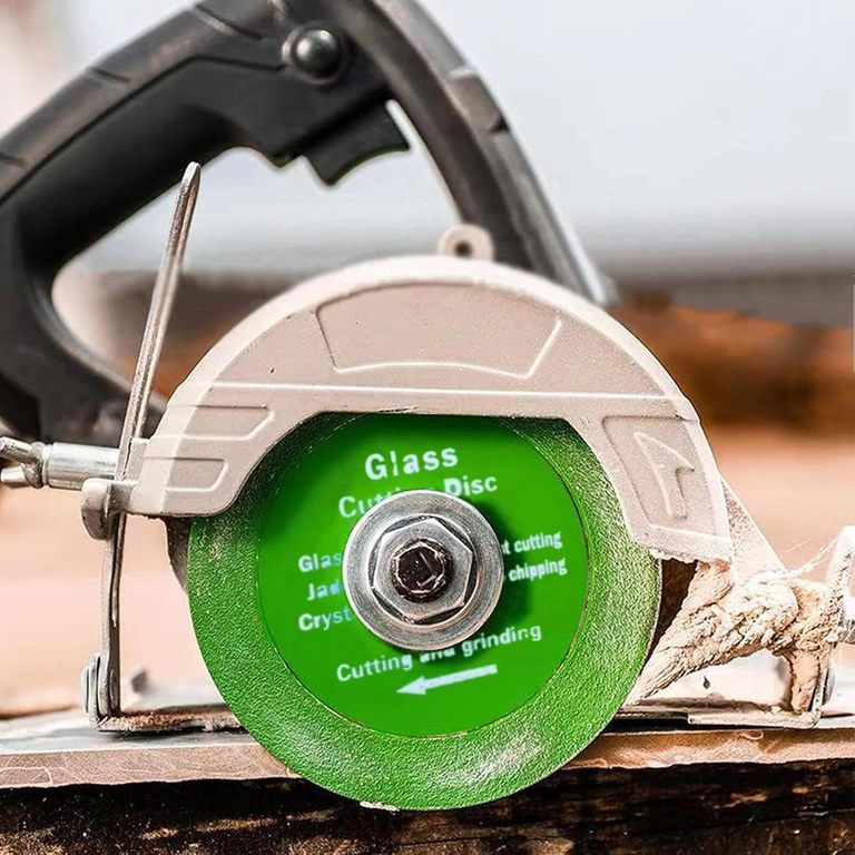 Disco montado em um esmeril angular padrão