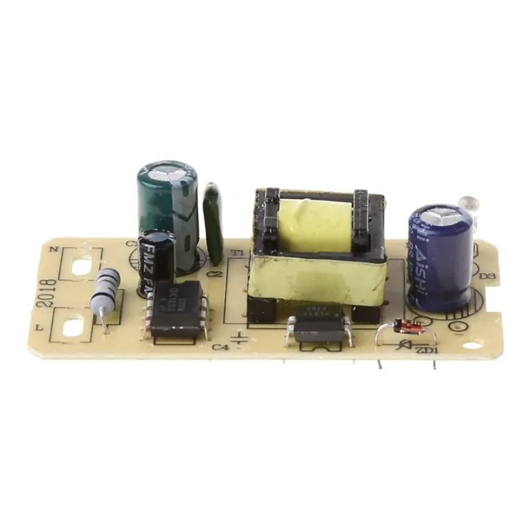 Fonte chaveada 12V 1A, design compacto e confiável