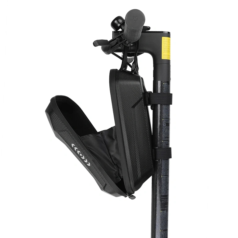 Bolsa de patinete fabricada com materiais duráveis e resistentes