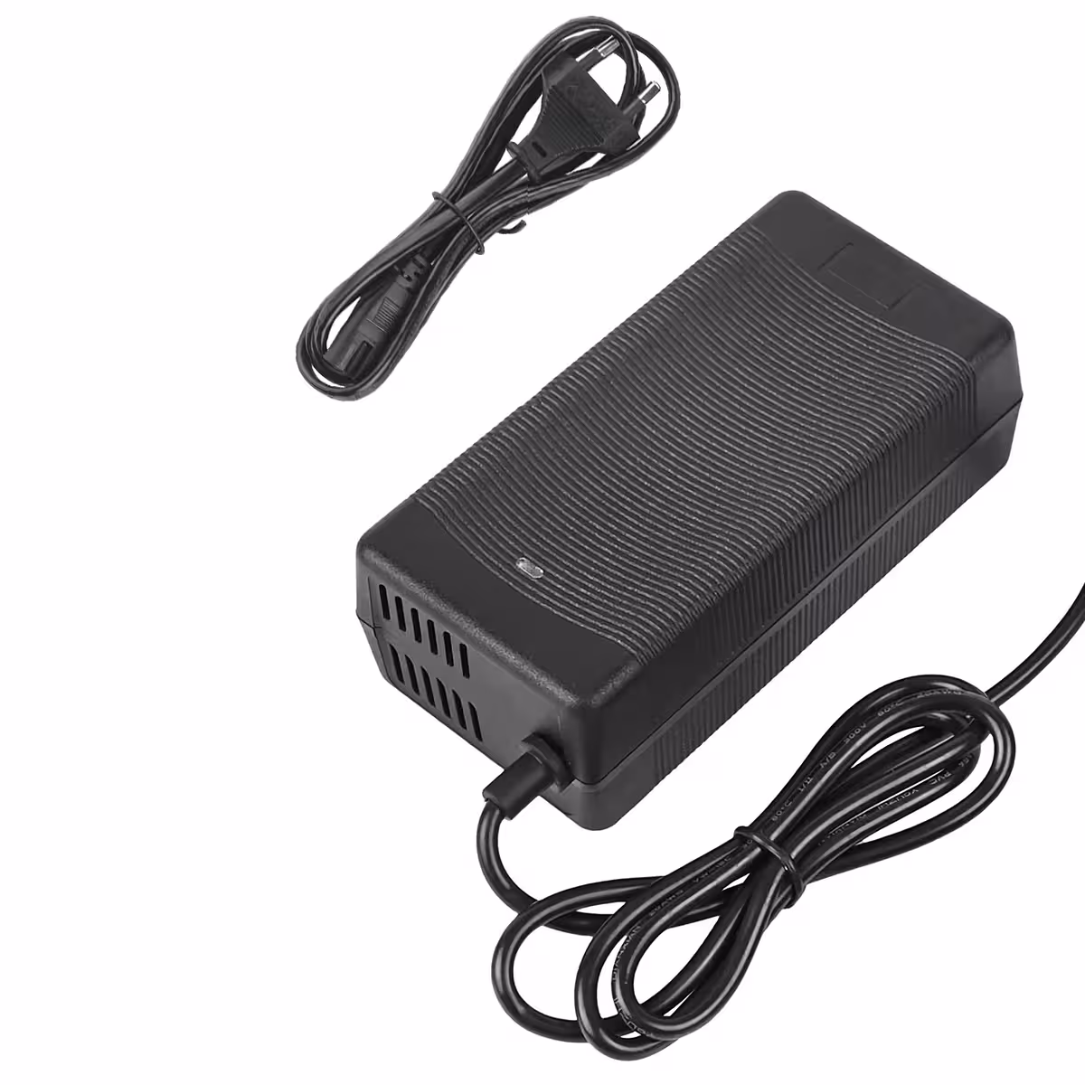 Carregador 52V–58,8V 2A com plugue XLR 3 pinos, estável e seguro para scooters e bicicletas elétricas