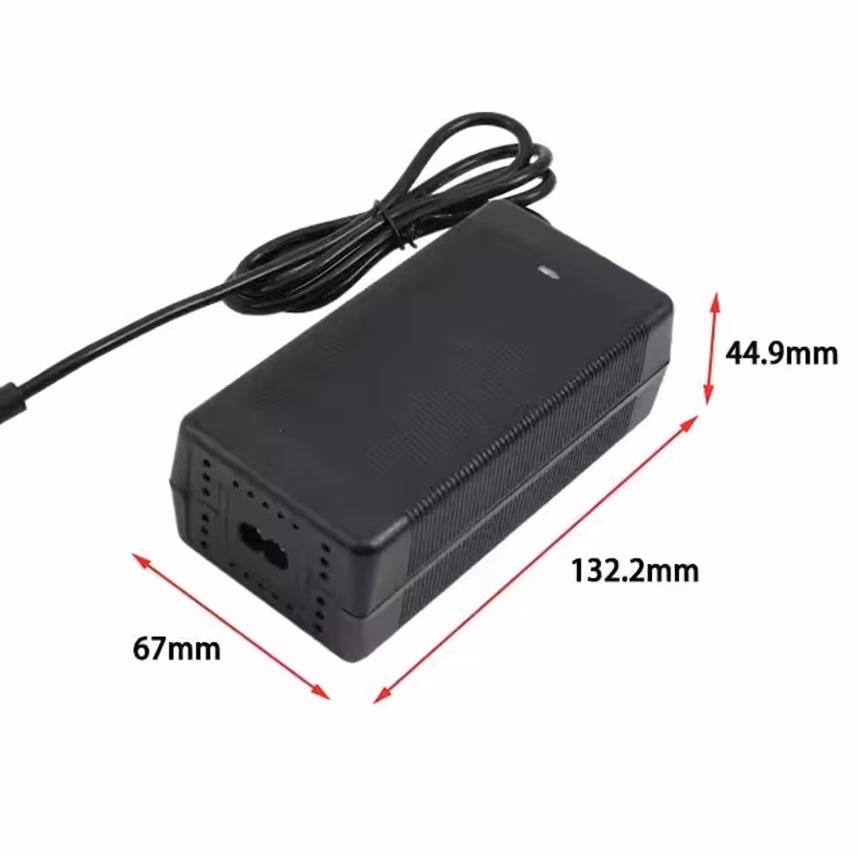 Carregador 60V–67,2V 2A, design compacto e portátil, ventilador silencioso e múltiplas proteções
