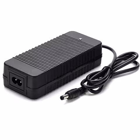 Carregador Li-Ion 21V 2A para baterias 18650, 18V e BMS 5S