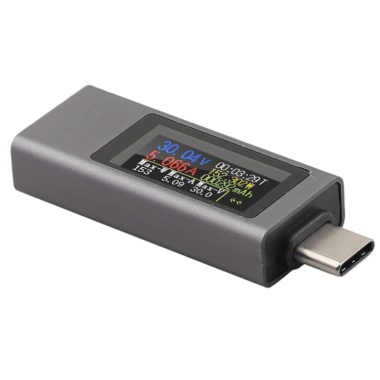 Multímetro USB C Tester KWS-2302C em funcionamento