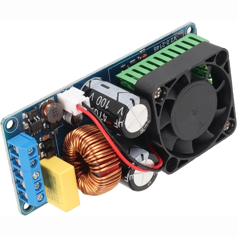 Detalhe da placa de circuito do amplificador mono 500W IRS2092