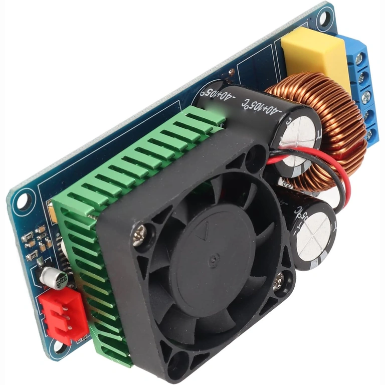 Detalhe do dissipador para arrefecimento do amplificador mono 500W