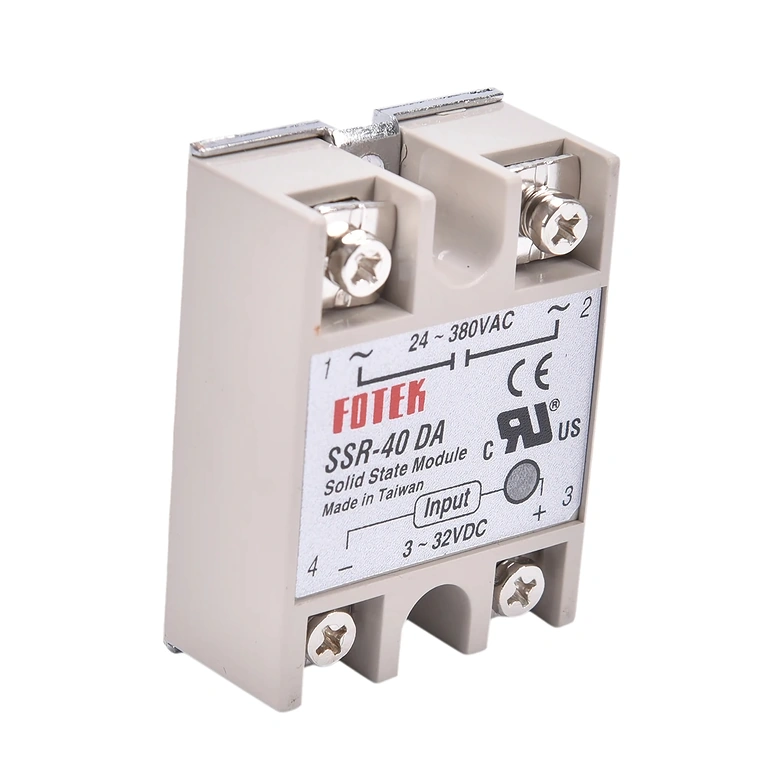 Relé SSR-40A – vista lateral Relé SSR-40A – vista lateral com etiquetas técnicas