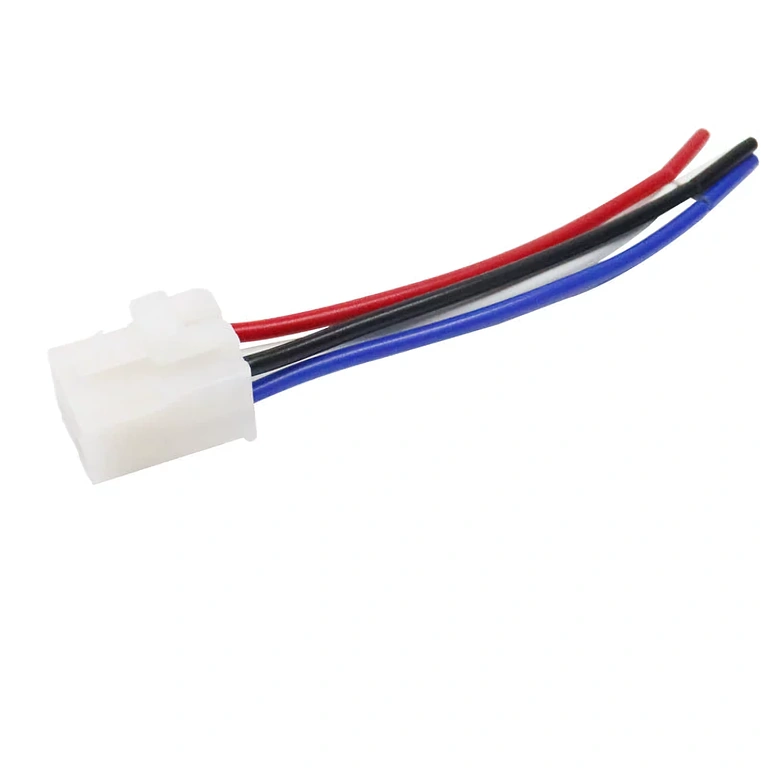 Relé 12V 4 pinos 40A com base – montagem Soquete e relé 12V 4 pinos 40A montados – detalhe das conexões