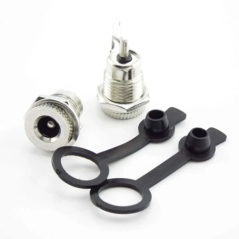 Conector DC 12V 5.5x2.1mm – impermeável, vista frontal Conector DC 12V 5,5x2,1mm – resistente à água, vista frontal